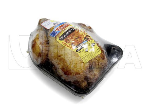Frango assado inteiro embalado com bandeja em flow pack com filme retrátil barreira BDF®