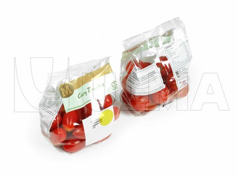 Tomate cherry embalado em máquina vertical com fundo estável e filme BOPP.