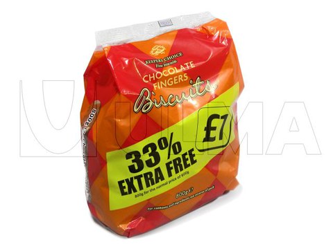 Biscoitos de chocolate embalados em formato fundo estável e filme BOPP.