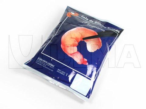 Camarões congelados em pacote almofada e filme laminado.