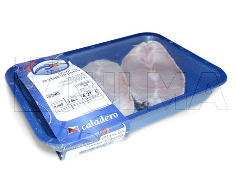 Peixe embalado em bandeja expandida termoselada com atmosfera modificada.(MAP)