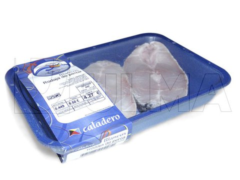 Peixe fresco em postas embalado em bandeja termoselada